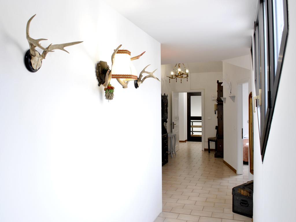 Appartamenti Le Mongolfiere Malè Habitación foto
