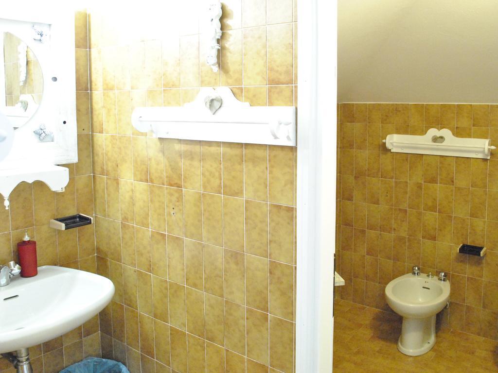 Appartamenti Le Mongolfiere Malè Habitación foto