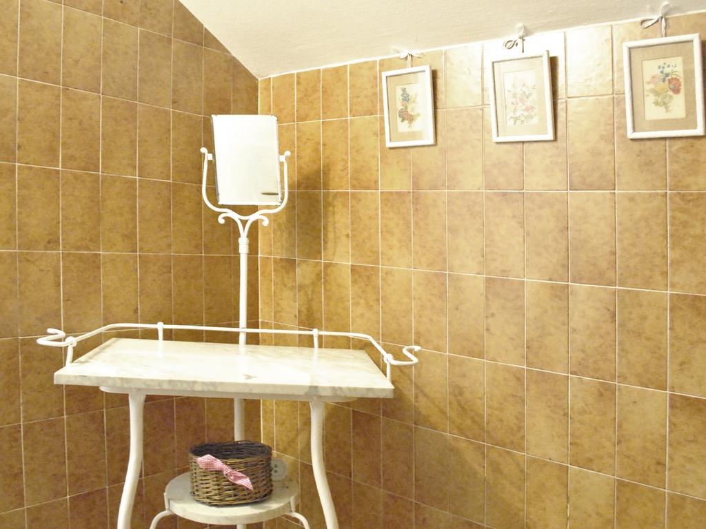 Appartamenti Le Mongolfiere Malè Habitación foto