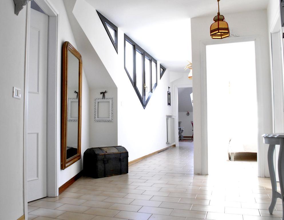 Appartamenti Le Mongolfiere Malè Habitación foto